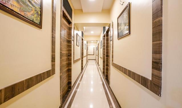 Hotel Crystal Park Near Nesco Exhibition Center Bombay Exterior foto